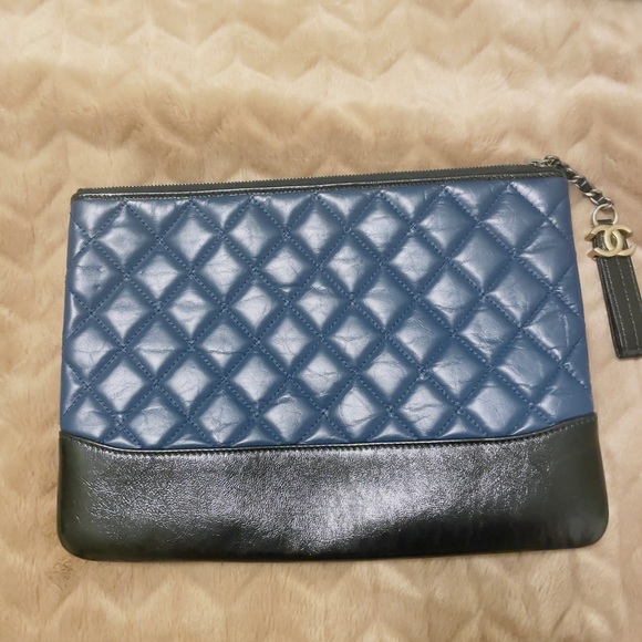 Chanel Small Gabriel O Case - Picture 2 of 14